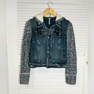 Free People Women’s Distressed Denim Jacket With Detachable Hood Size Small
